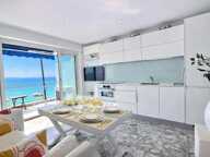 SOUS COMPROMIS EXCLUSIVITÉ – Studio vue mer face aux plages de Juan-les-Pins — photo 3