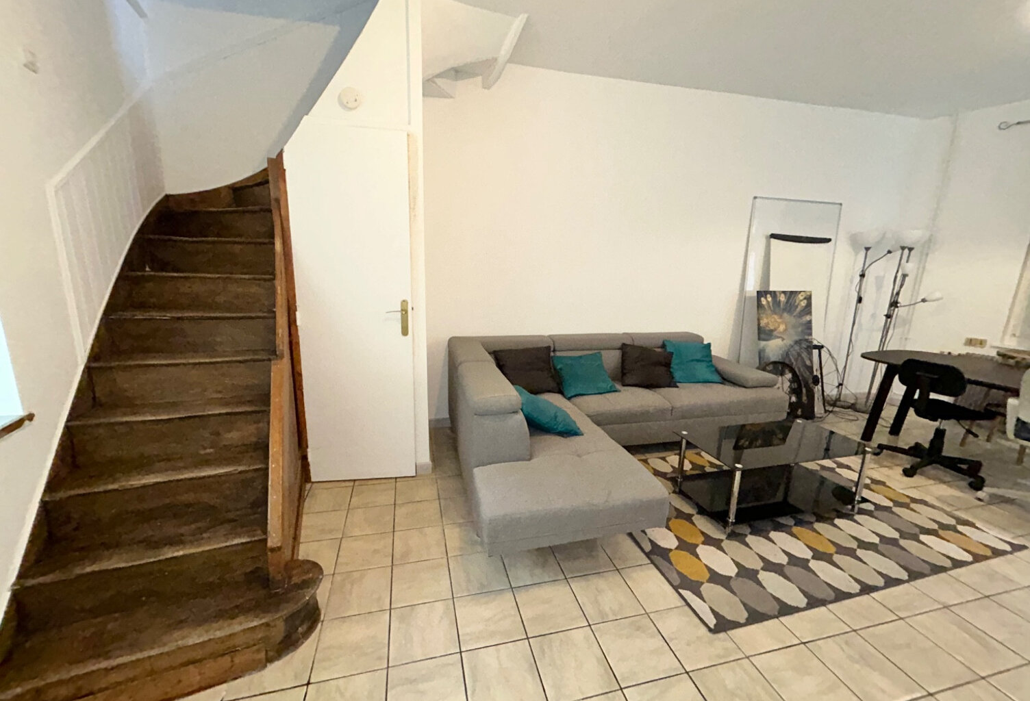 Maison 2 chambres, bureau et cour — photo 1