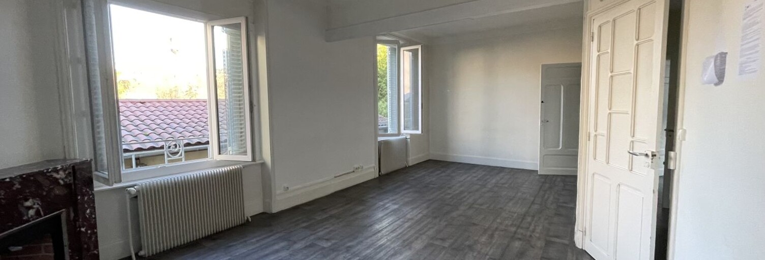 Maison 10 Pièces 219 m² à vendre à Thiers (63300)