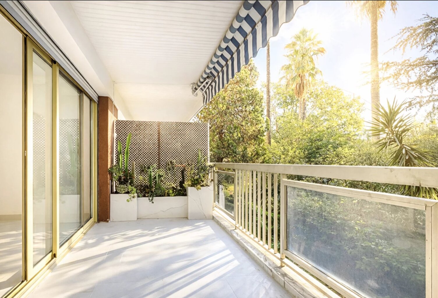 Cannes Basse Californie – 3 pièces rénové avec terrasses, proche Croisette — photo 1