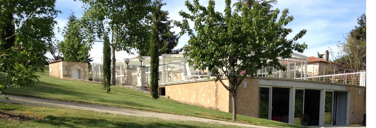 Maison 10 Pièces 284 m² à vendre à Vieux-Ruffec (16350)