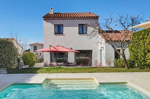 Villa / Maison  T5 à vendre Luynes 13080