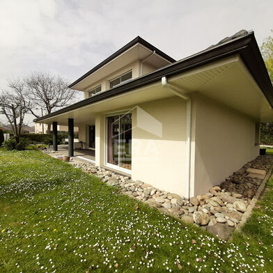 Maison 4 pièces 1600 €