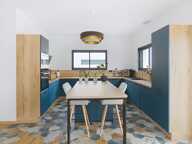 Villa contemporaine  de plain pied de 136m² sur un terrain de 423m² avec garage et piscine — photo 3