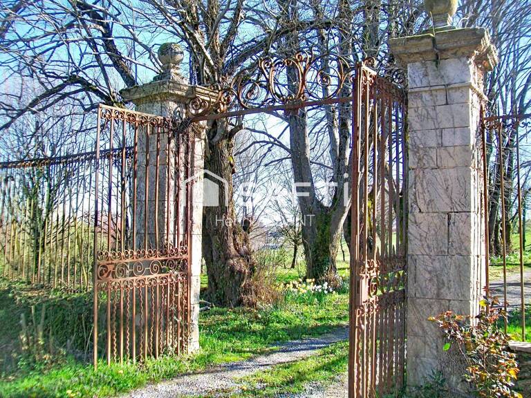 Propriété fabuleuse au ras de LIMOGES ; maison de réception ? Chevaux ? Quatre Hectares — photo 1