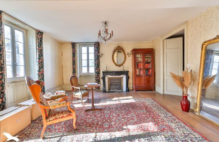 Maison de bourg de 16 pièces principales — photo 2