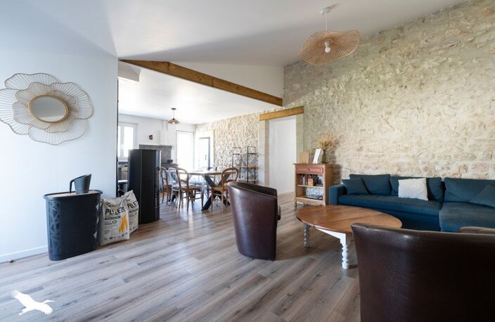 Maison en pierre de 4 pièces principales — photo 2