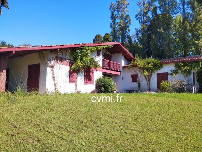 5 min de la gare de St Jean de Luz, maison de charme à rénover — photo 1