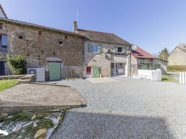 Maison en pierre de 4 pièces principales — photo 1