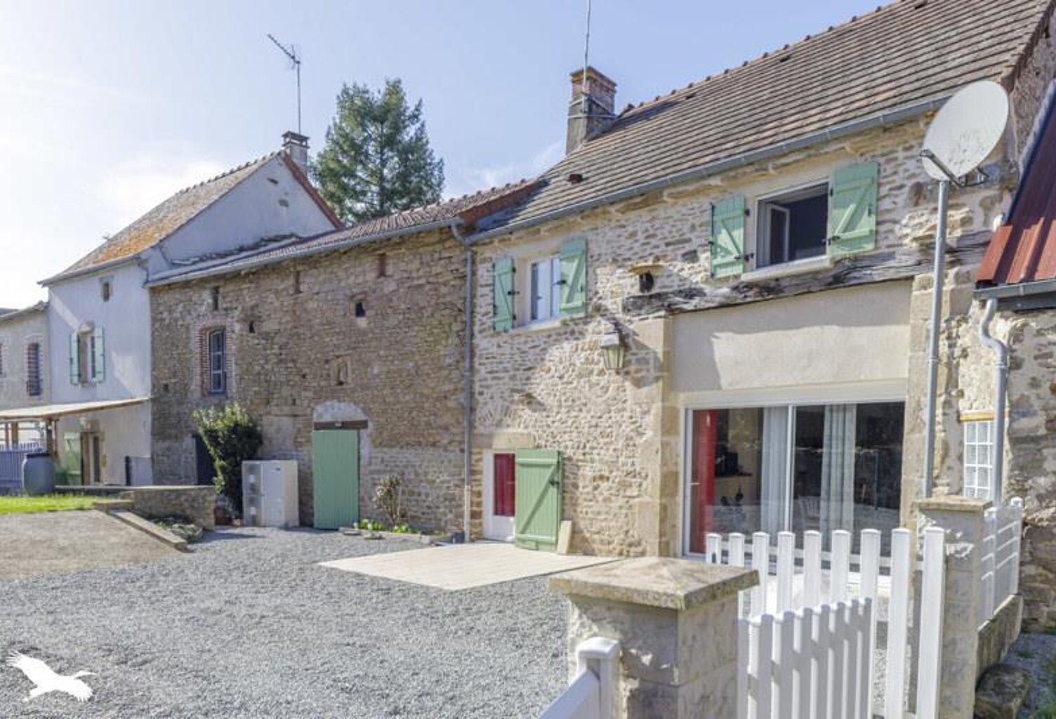 Maison en pierre de 7 pièces principales — photo 1
