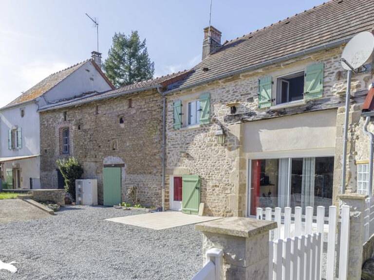 Maison en pierre de 7 pièces principales — photo 1