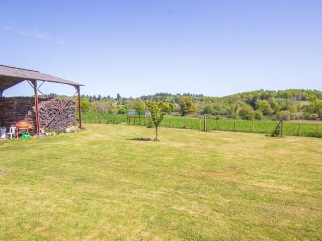 Maison en pierre de 10 pièces principales — photo du bien