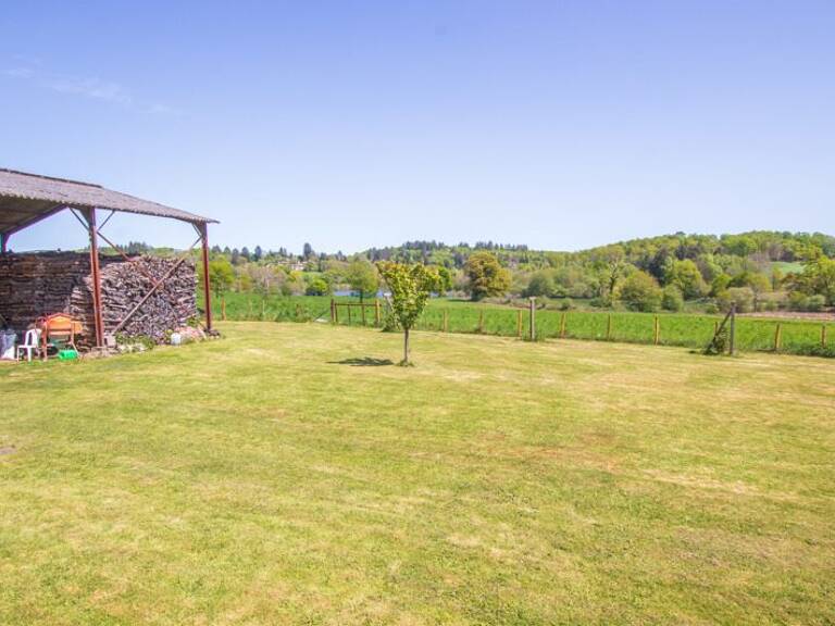 Maison en pierre de 10 pièces principales — photo 1