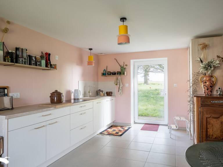 Maison en pierre de 4 pièces principales — photo 1