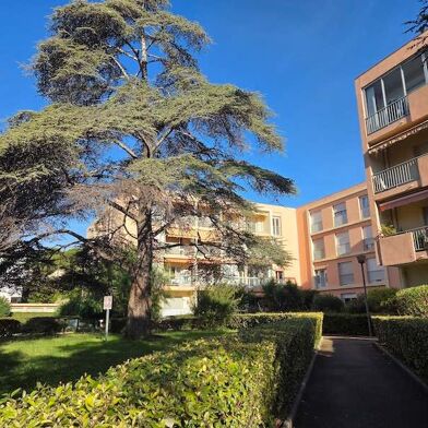 Appartement 4 pièces 970 €