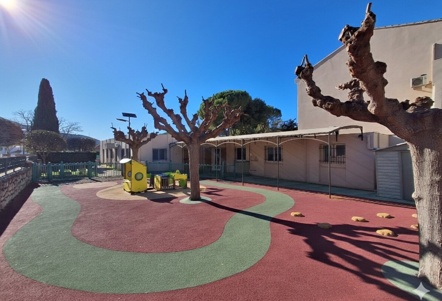 MURS COMMERCIAUX VENDUS LOUES, 83330 LE PLAN DU CASTELLET — photo 1