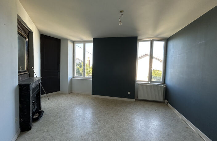 Une maison d'habitation sur trois niveaux 42590 — photo 5