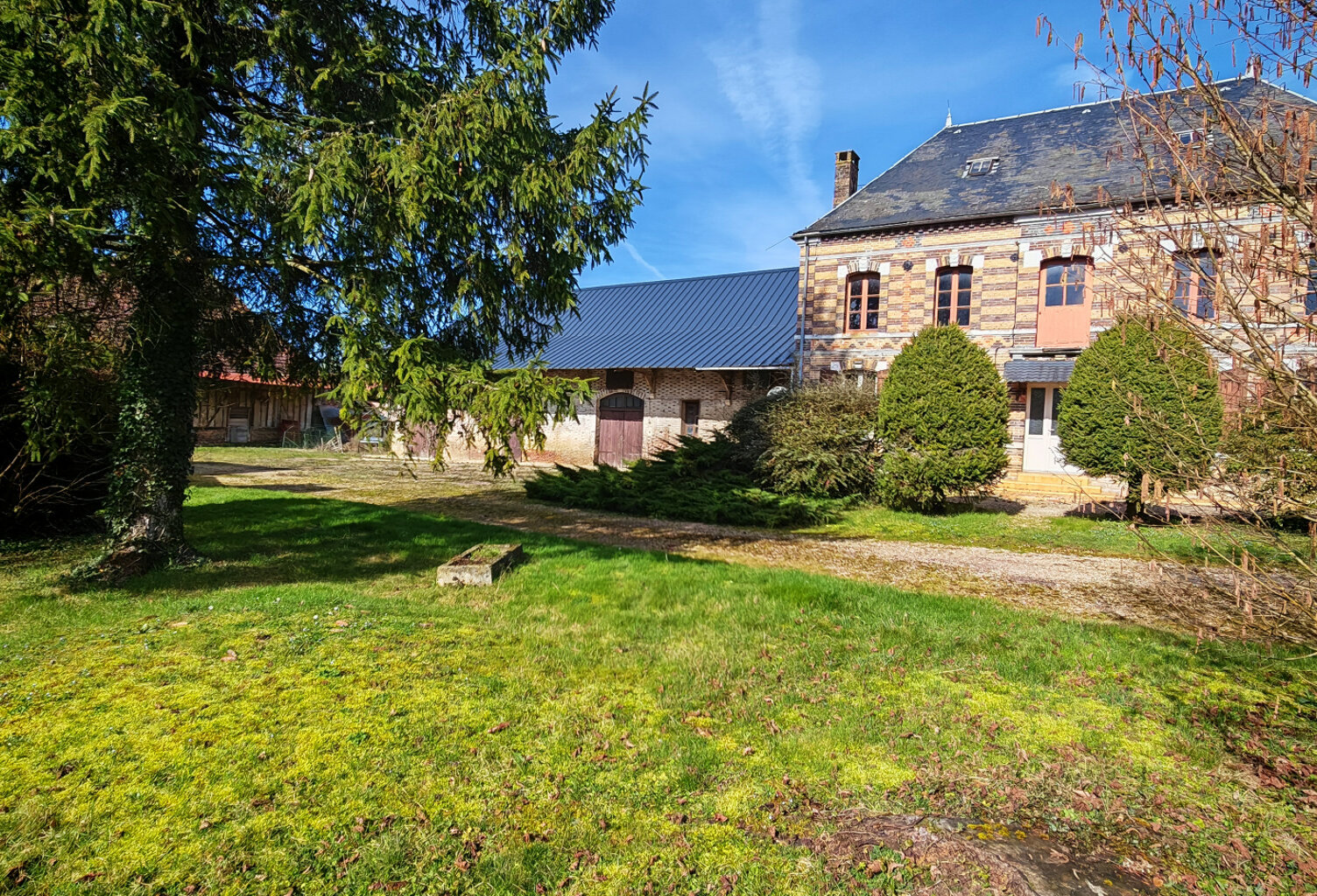 Corps de ferme de caractère   Fort potentiel   4 410 m2 — photo 1