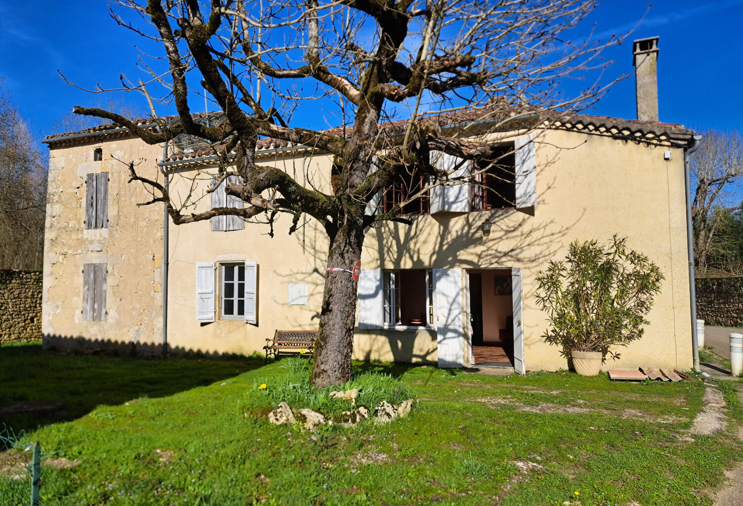 MAISON DE VILLAGE — photo 1