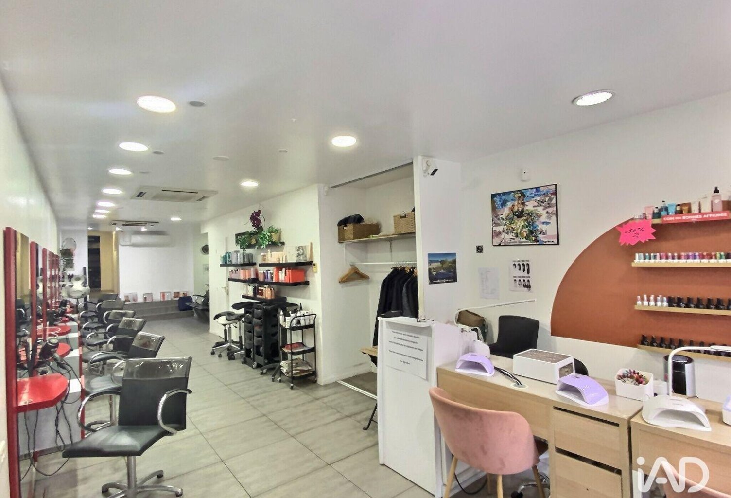 Vente Surface diverse 65 m&sup2; — photo 1
