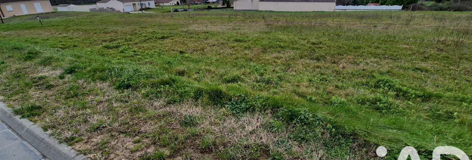 Terrain  3367 m² à vendre à Allas-Bocage (17150)