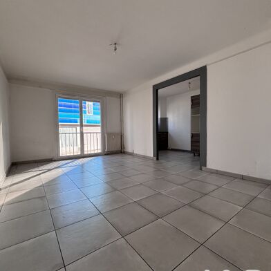 Appartement 4 pièces 108000 €