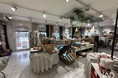 Commerce  230000 €