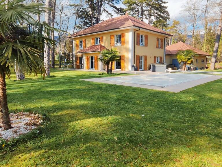 Vente Maison/villa 8 pièces — photo 1