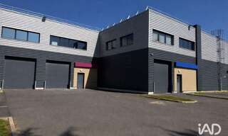 Commerce  416 m² à louer à Villejust (91140)