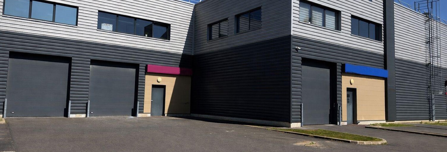 Commerce  416 m² à louer à Villejust (91140)