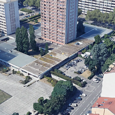 Commerce  800000 €