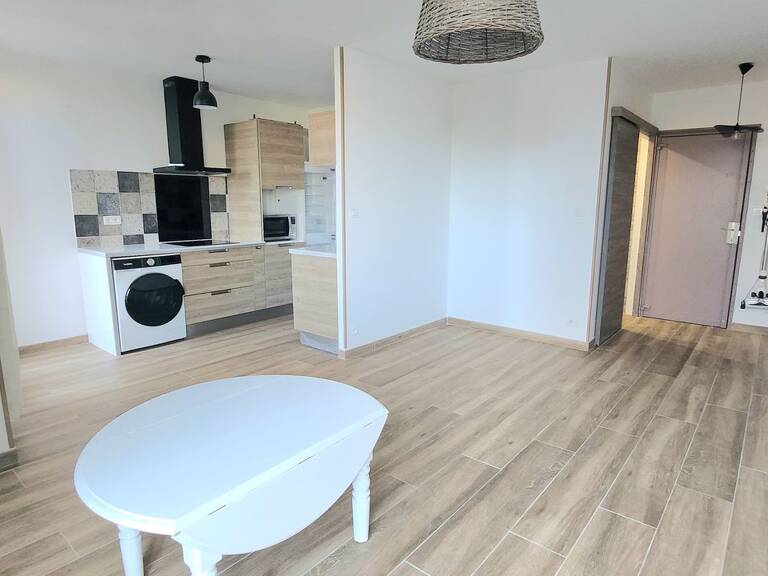 T2 / DERNIER ETAGE /  BALCON / CAVE / PLACE DE PARKING / LA — photo 1