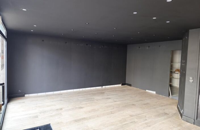 St Cyrice - LOCAL COMMERCIAL - en RDC  - 70 m² environ — photo 4