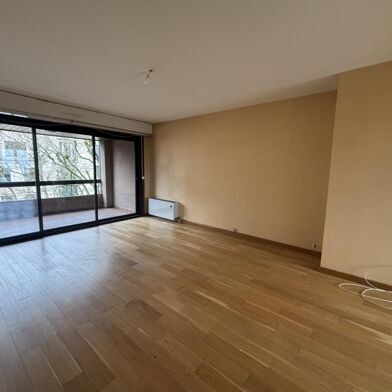 Appartement 3 pièces 637 €