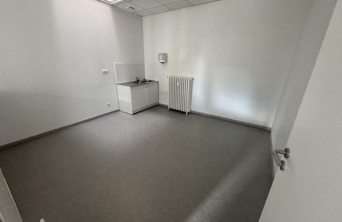 Local professionnel  1er — photo 2