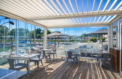 OPPORTUNITÉ RARE – BAR / RESTAURANT VUE PORT – LICENCE IV – TERRASSE BIOCLIMATIQUE  115 060 € — photo du bien