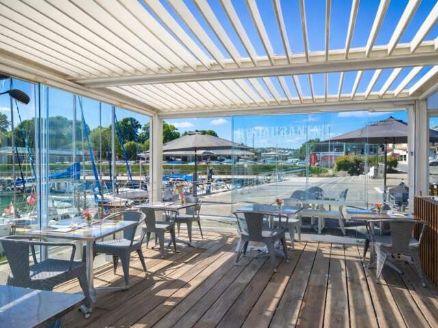 OPPORTUNITÉ RARE – BAR / RESTAURANT VUE PORT – LICENCE IV – TERRASSE BIOCLIMATIQUE  115 060 € — photo du bien