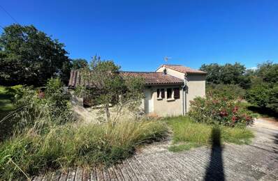 Maison avec un joli terrain dans un quartier calme et tranquille — photo du bien