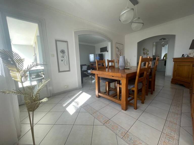 Appartement À Vendre — photo 1