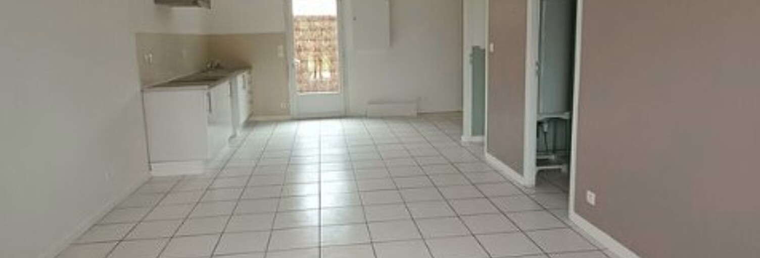 Maison 3 Pièces 50 m² à louer à Saint-Yzan-de-Soudiac (33920)