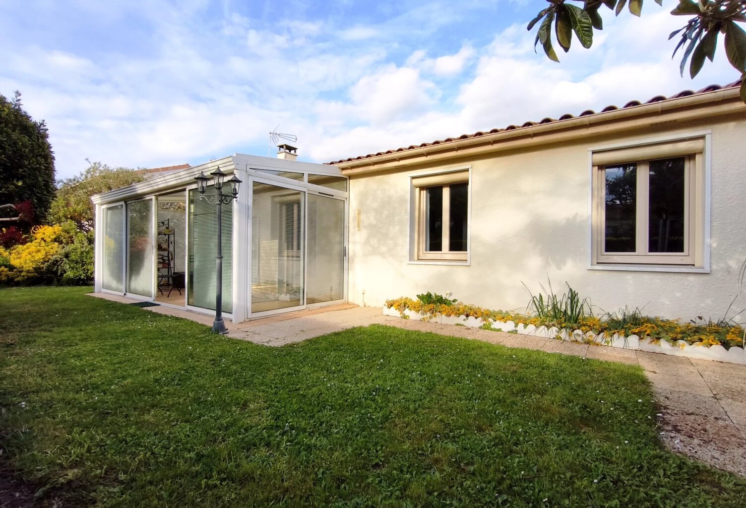 PAVILLON PLAIN PIED AVEC 3 CHAMBRES - POITIERS — photo 1