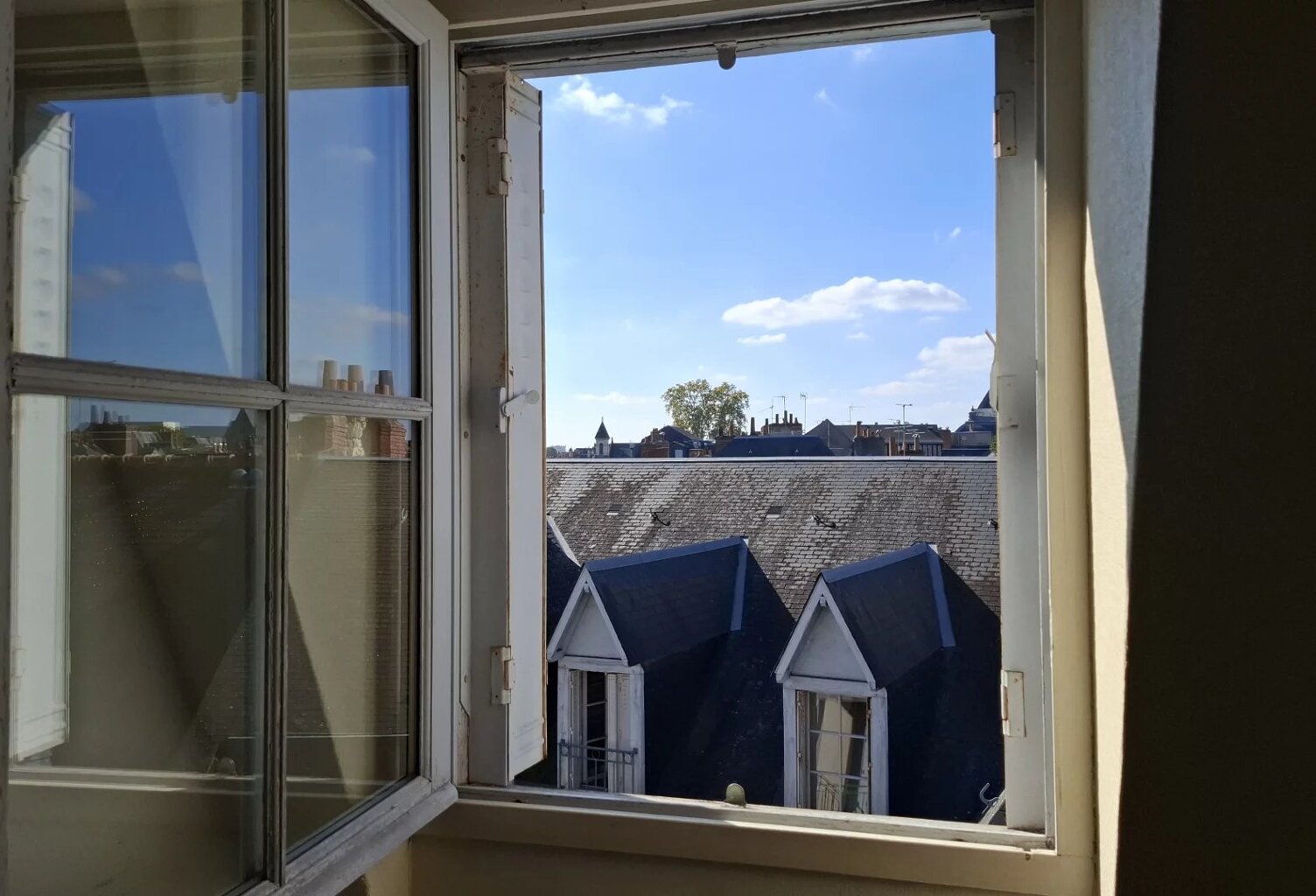 A LOUER STUDIO QUARTIER CATHEDRALE — photo 1