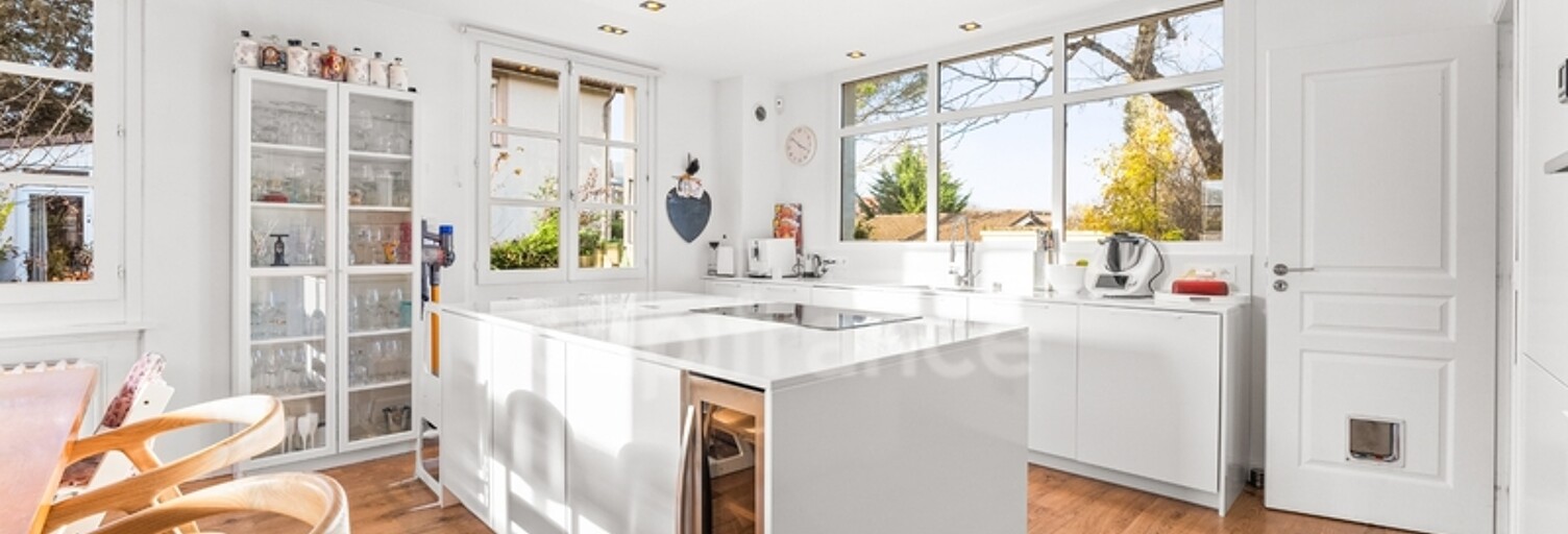 Maison 6 Pièces 207 m² à vendre à Divonne-les-Bains (01220)