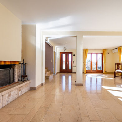 Maison 8 pièces 548000 €