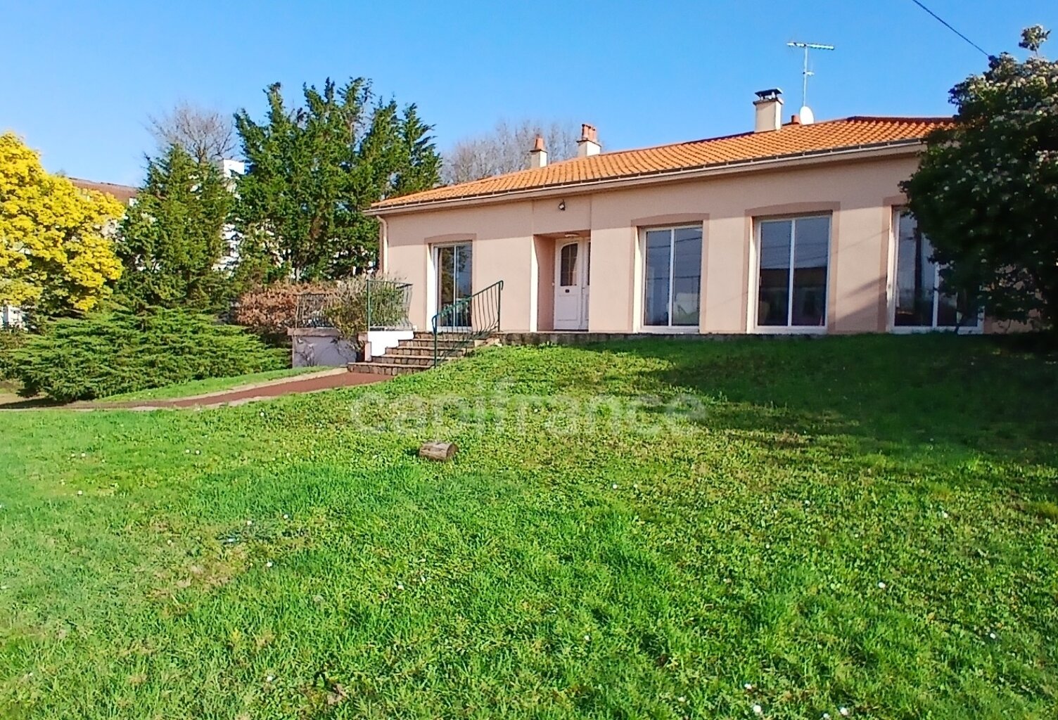 Belle maison à vendre de 162 m2 (+ 160 m2 en sous-sol), quartier La Houssais (Rezé, au sud de Nantes) — photo 1