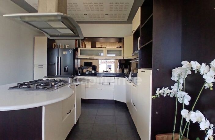 Belle maison à vendre de 162 m2 (+ 160 m2 en sous-sol), quartier La Houssais (Rezé, au sud de Nantes) — photo 4