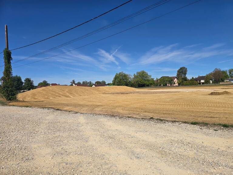 Terrain viabilisé à vendre 860 m² BLETTERANS (39) — photo 1