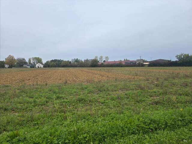 Terrain viabilisé à vendre de 800,00 m² BLETTERANS (39) — photo du bien