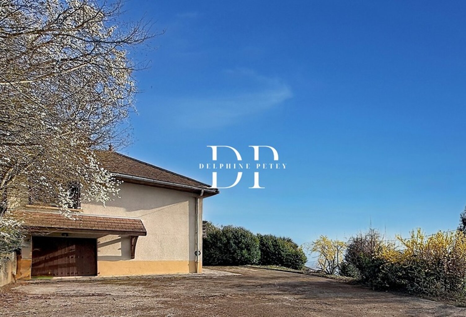 Maison à vendre 5 pièces de 137 m2, terrain d'env. 1000 m2 LUCINGES (74) — photo 1