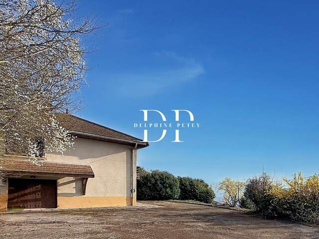 Maison à vendre 5 pièces de 137 m2, terrain d'env. 1000 m2 LUCINGES (74) — photo du bien